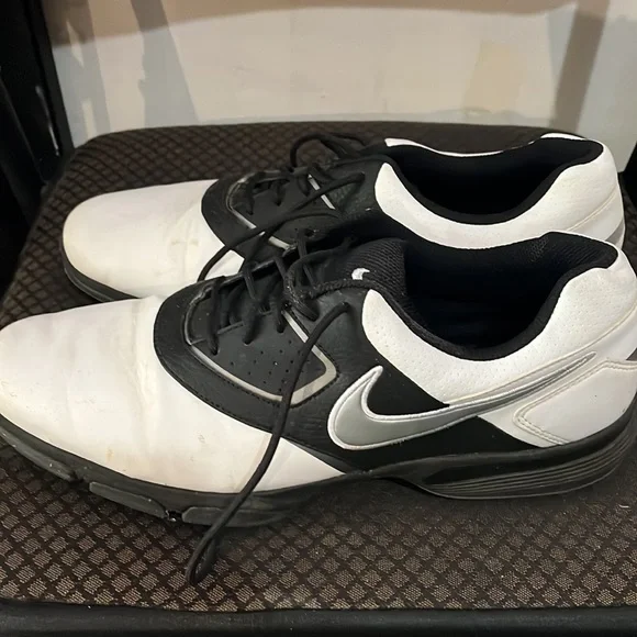 Nike Golf Shoes - Picture 1 of 7